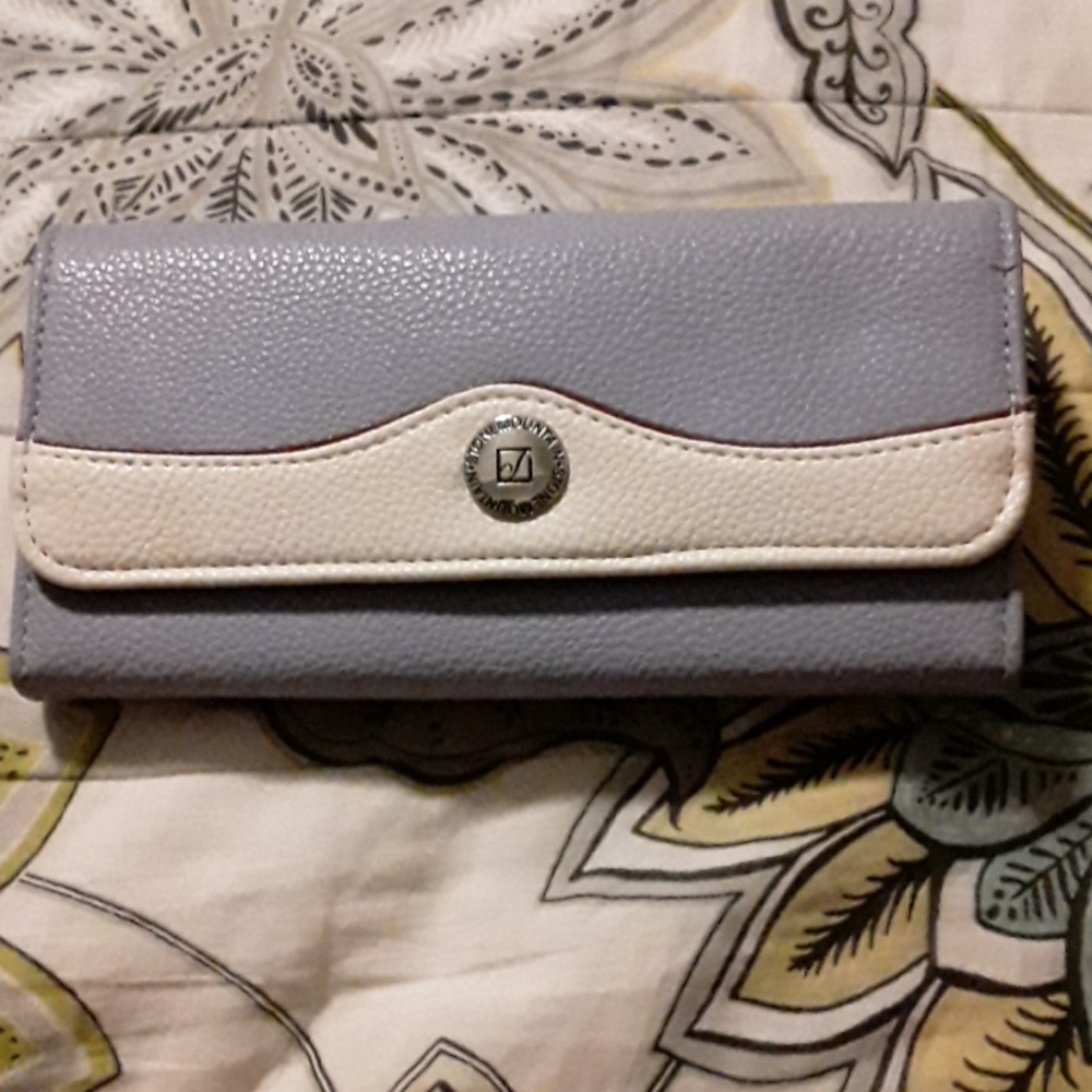 Stone Mountain Wallet